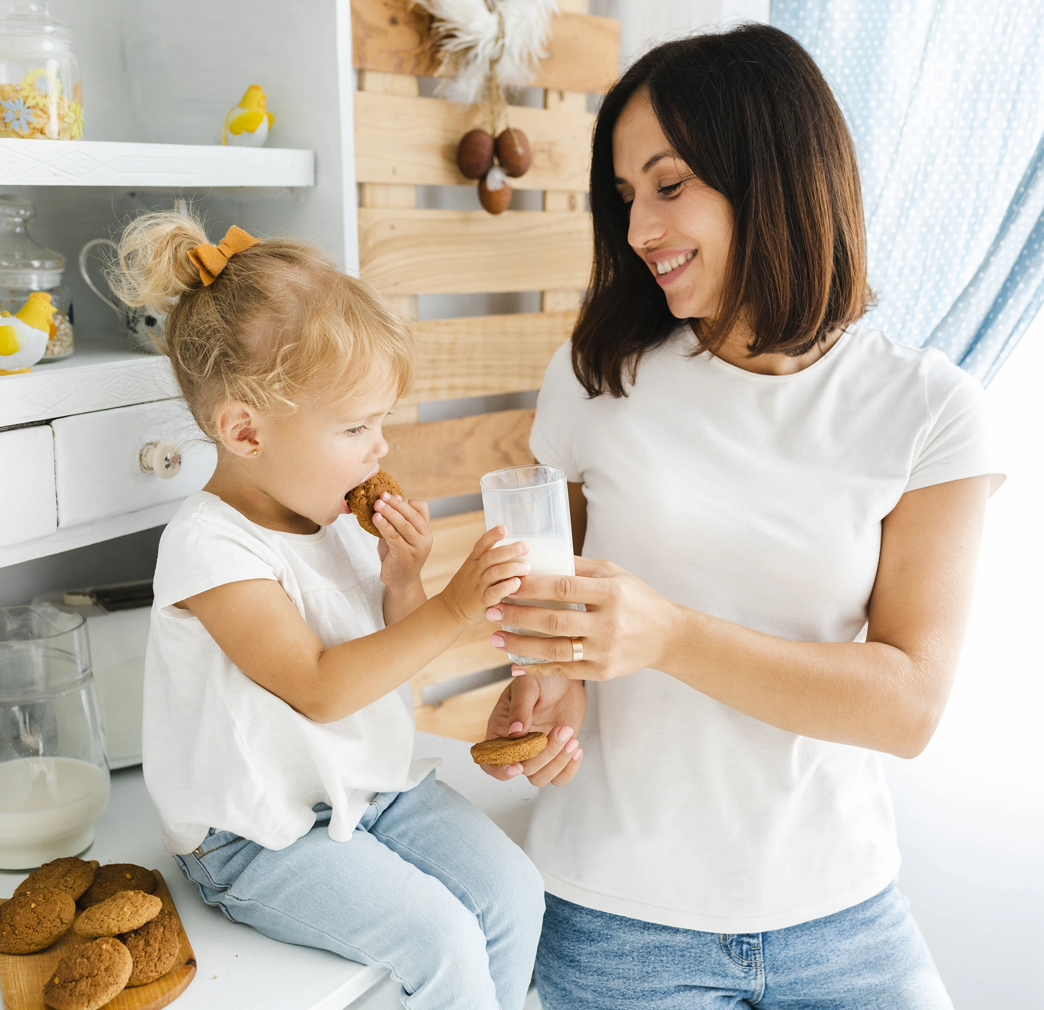Parent reading food label with child